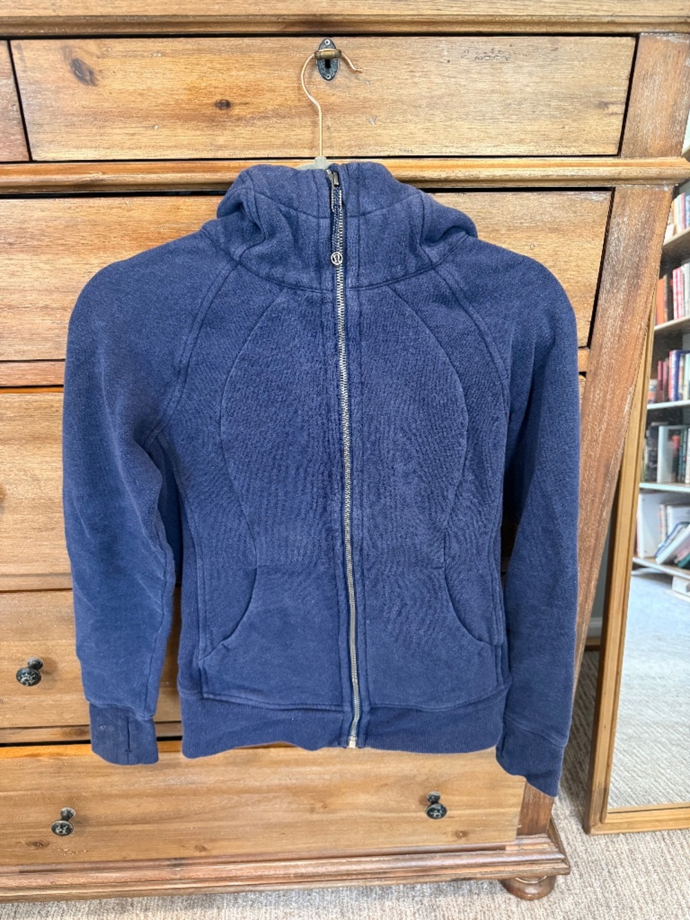Lululemon Full‑Zip Hoodie – Size 4 (Navy)
